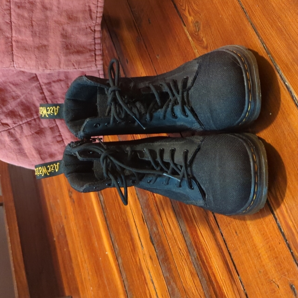 Dr. Martens Combs Canvas combat boot